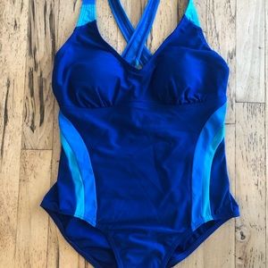 Lands End one Piece Bathing Suit 6 petite